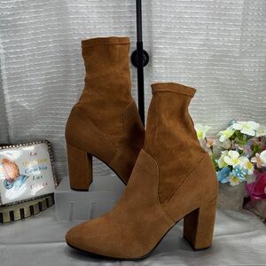 (H3) Chinese Laundry Tan Suede Ankle Boots,Size 40/9USA